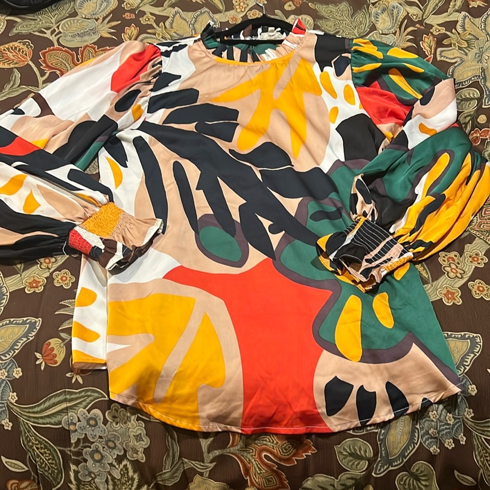 Satin colorful pattered shirt